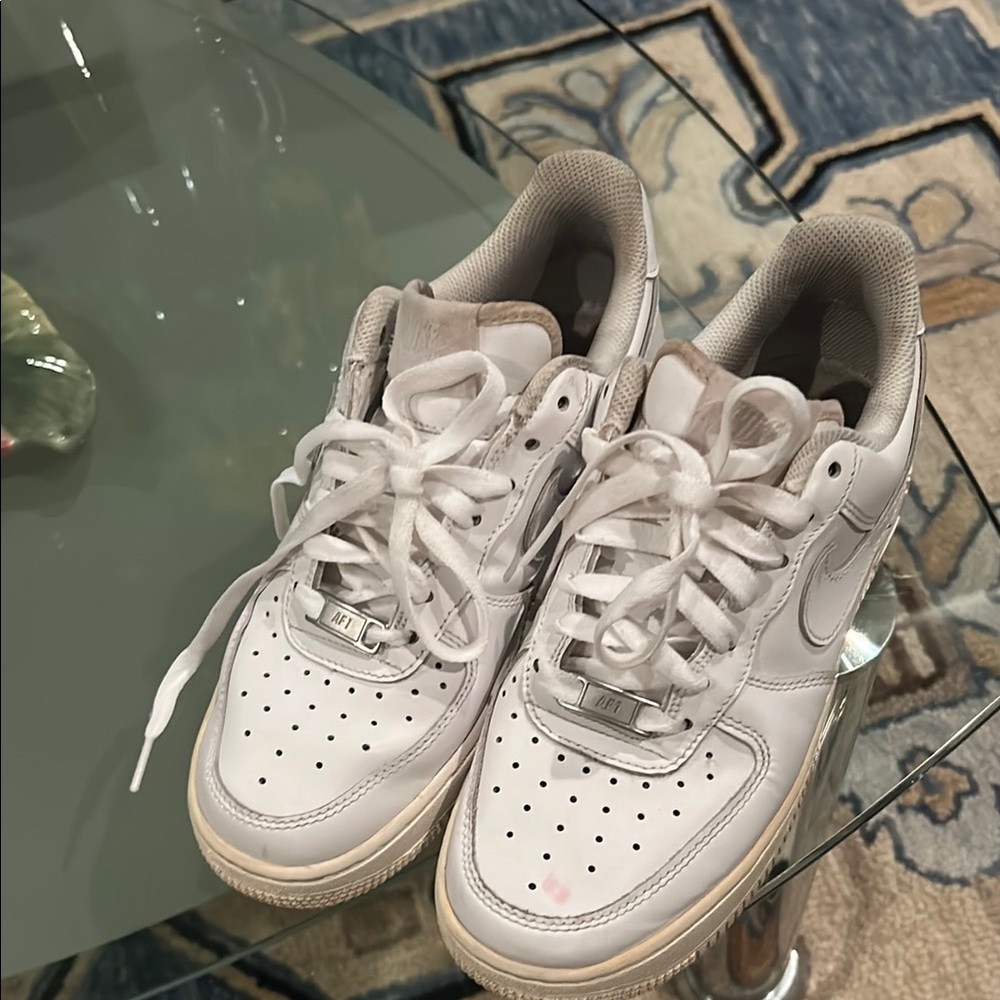 Nike White Sneakers Classic Low-Top Design,
